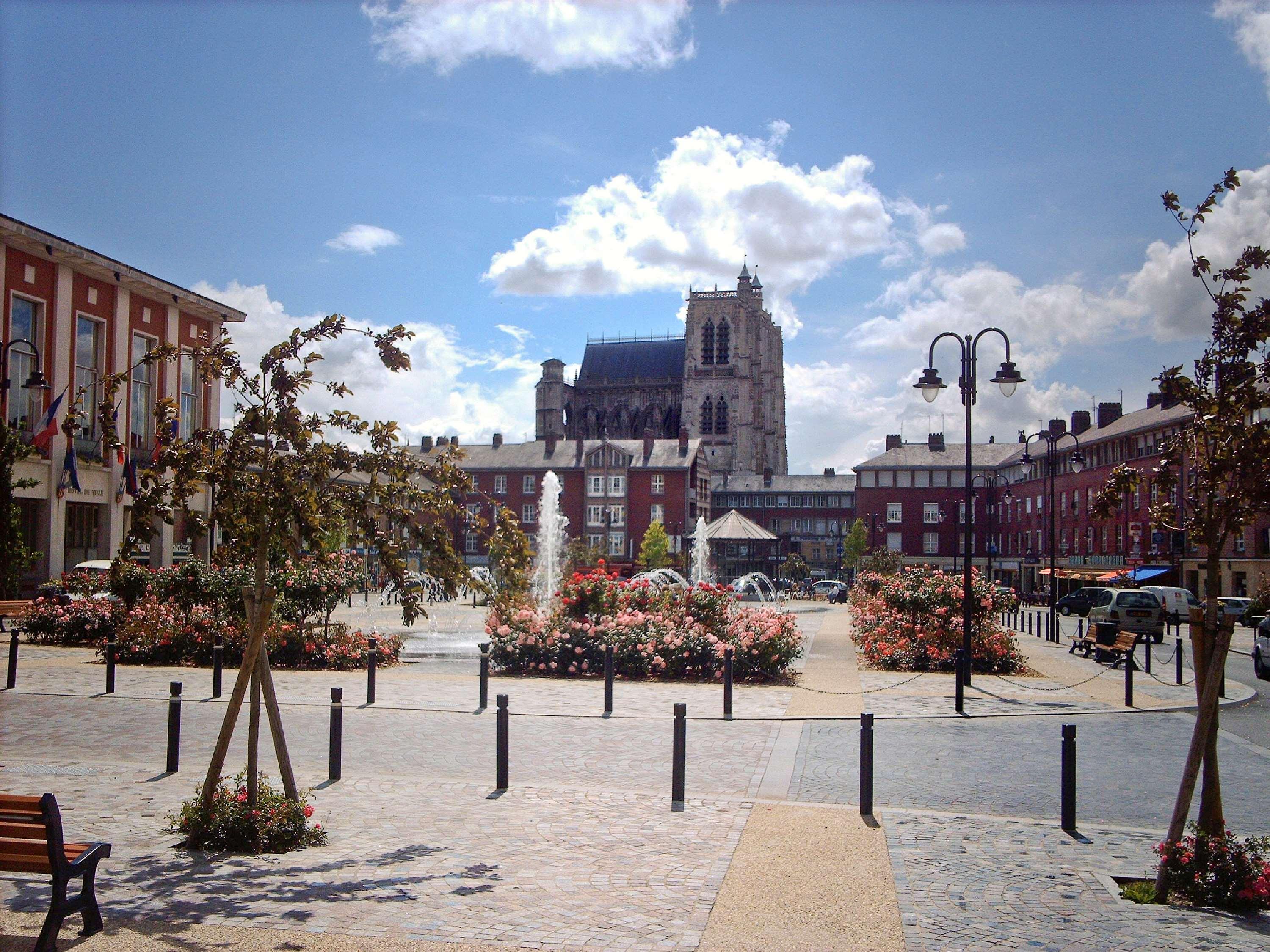 Mercure Abbeville Centre - Porte De La Baie De Somme Екстер'єр фото