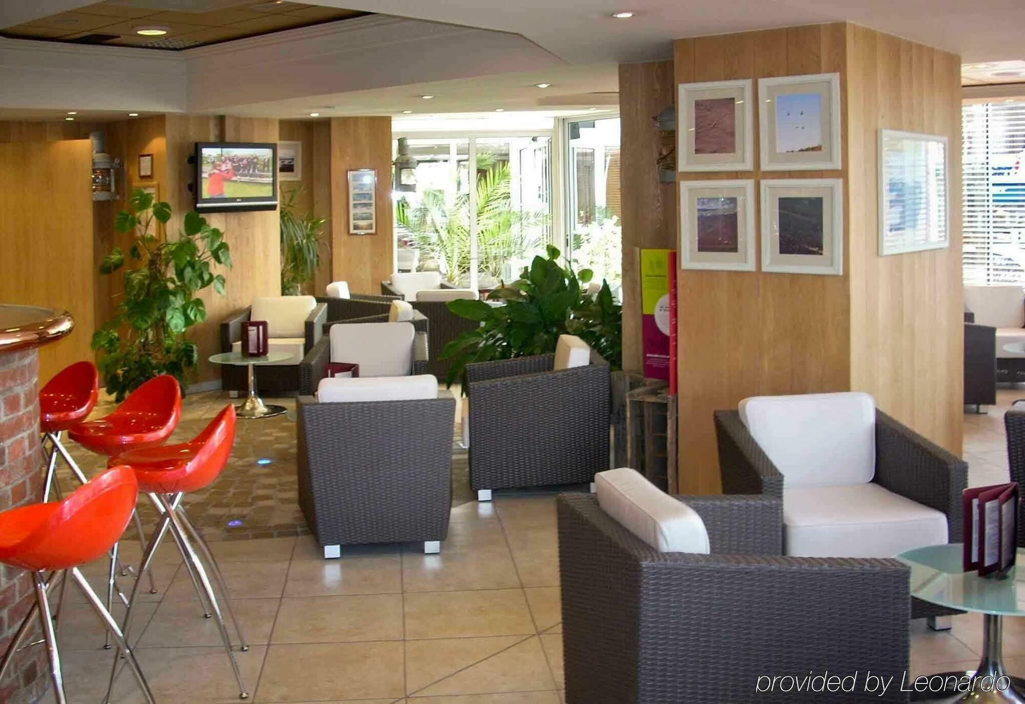 Mercure Abbeville Centre - Porte De La Baie De Somme Екстер'єр фото