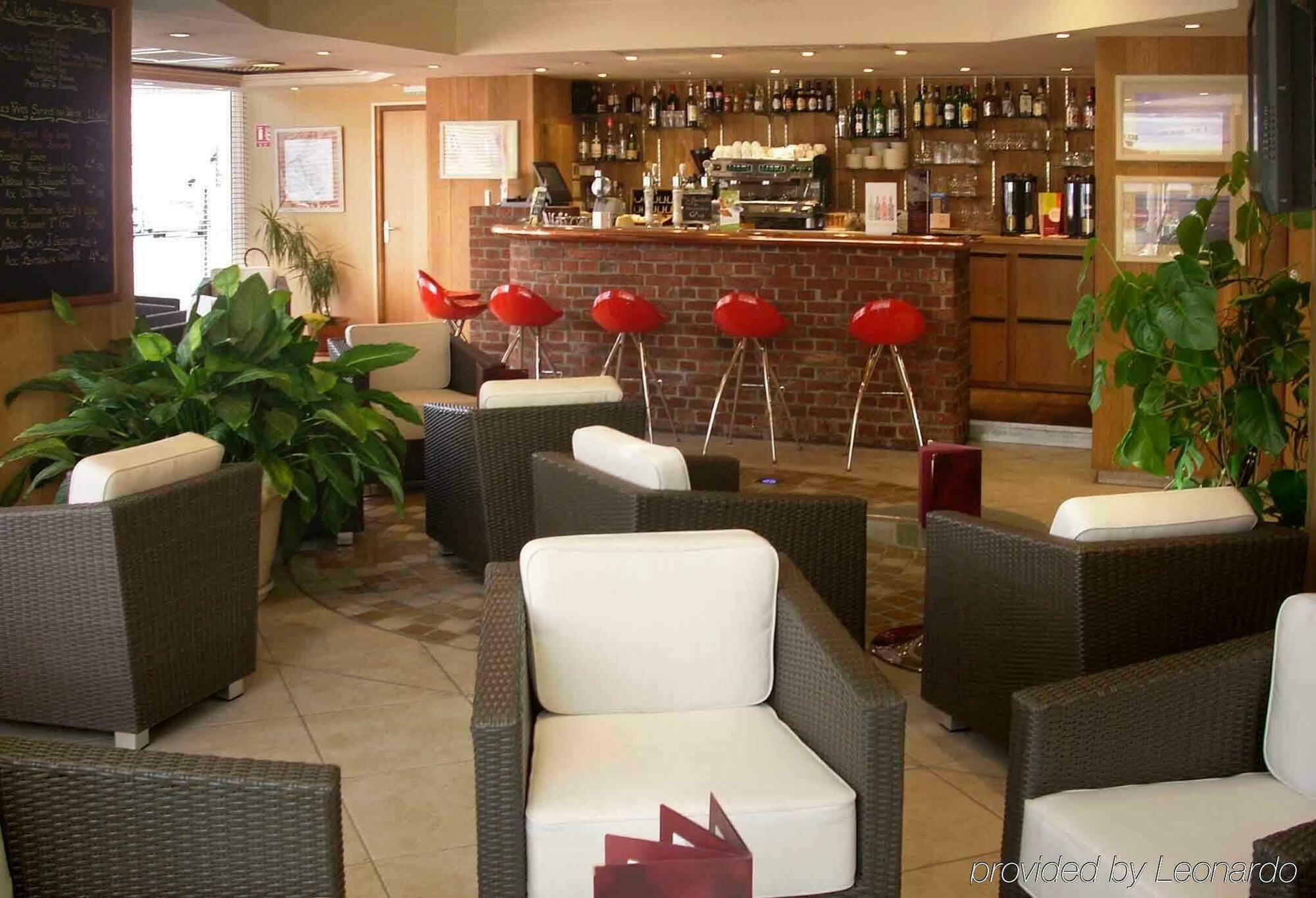Mercure Abbeville Centre - Porte De La Baie De Somme Екстер'єр фото